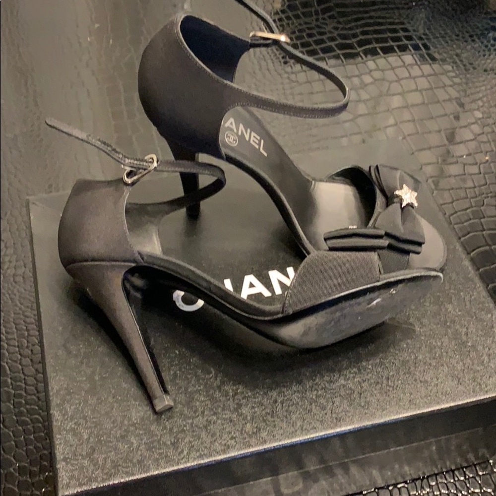 Chanel Shoes - Picture 4 of 4